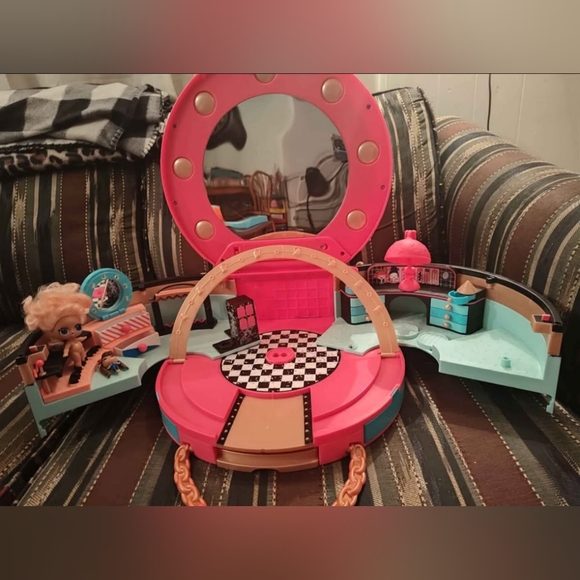 L.O.L. Surprise! Other - LOL Surprise! Hair Salon Travel Case Playset